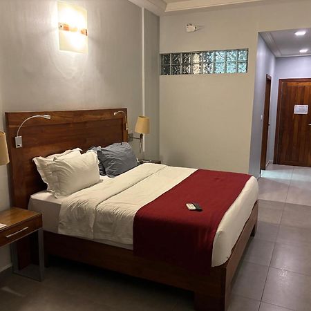 Hotel Du Lac Cotonou Ngoại thất bức ảnh