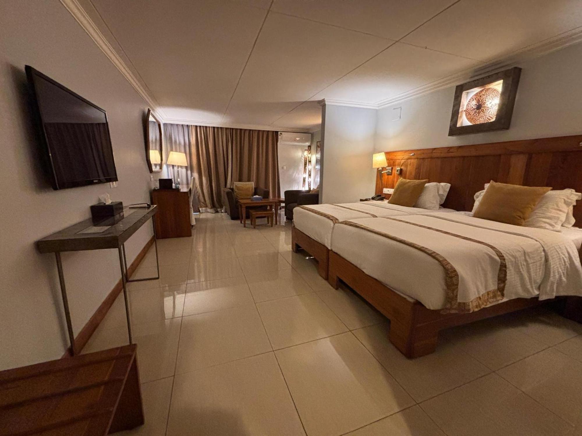 Hotel Du Lac Cotonou Ngoại thất bức ảnh