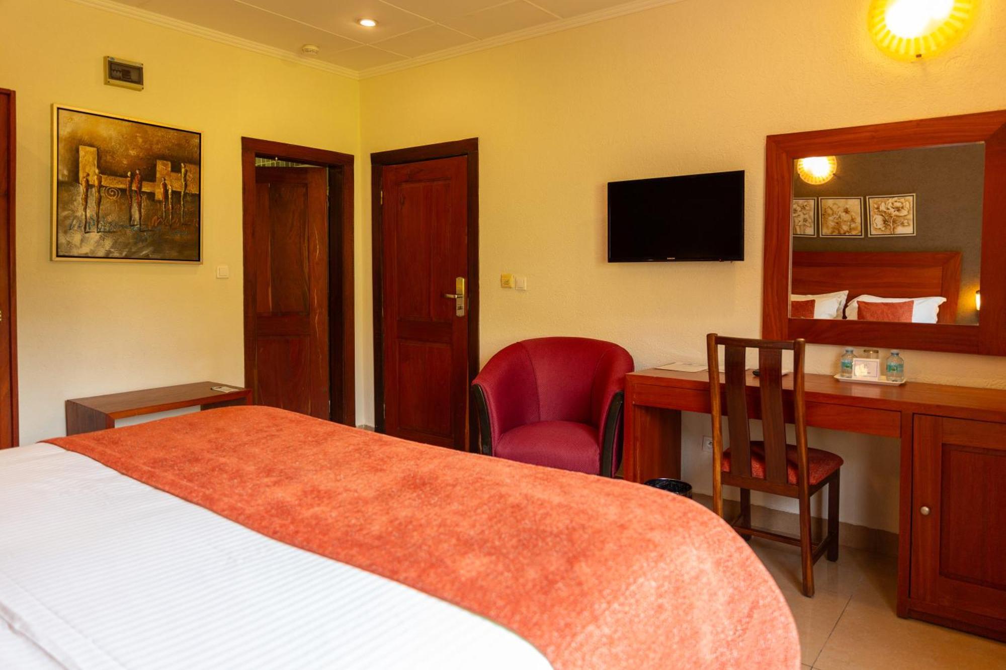 Hotel Du Lac Cotonou Ngoại thất bức ảnh